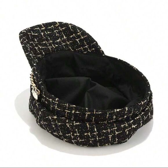 Women’s Tweed Chain Newsboy Cap – Chic & Elegant - Picture 5 of 9
